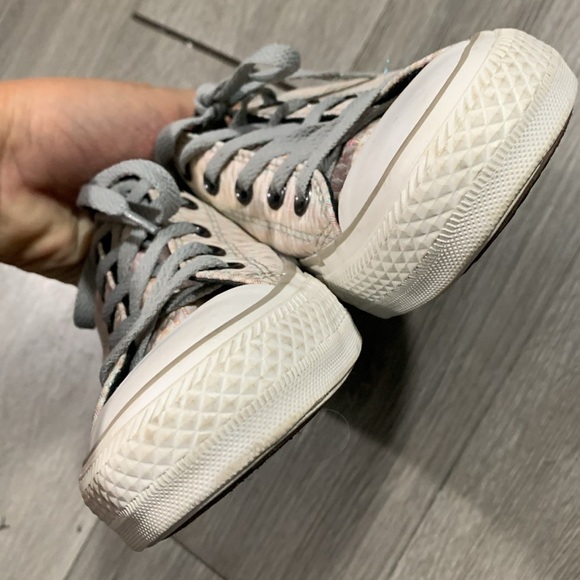 Converse Prism Print Canvas All Stars 
size 6 - Picture 4 of 11